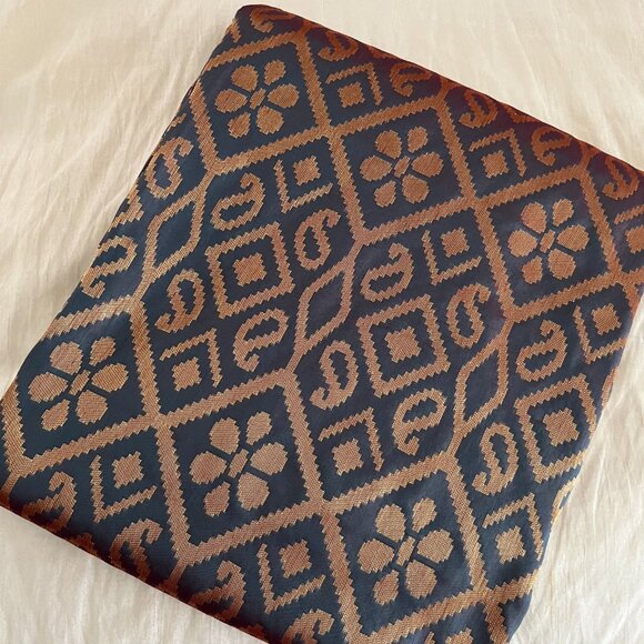 Other - Green with wine dual tone banarasi silk saree with all over jamewar zari work